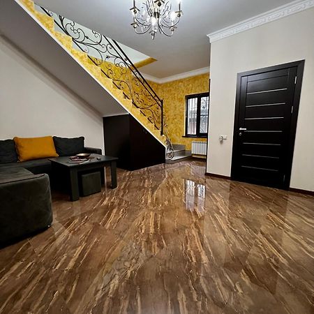 New , Comfortable 3 Bedroom House Erivan Exterior foto