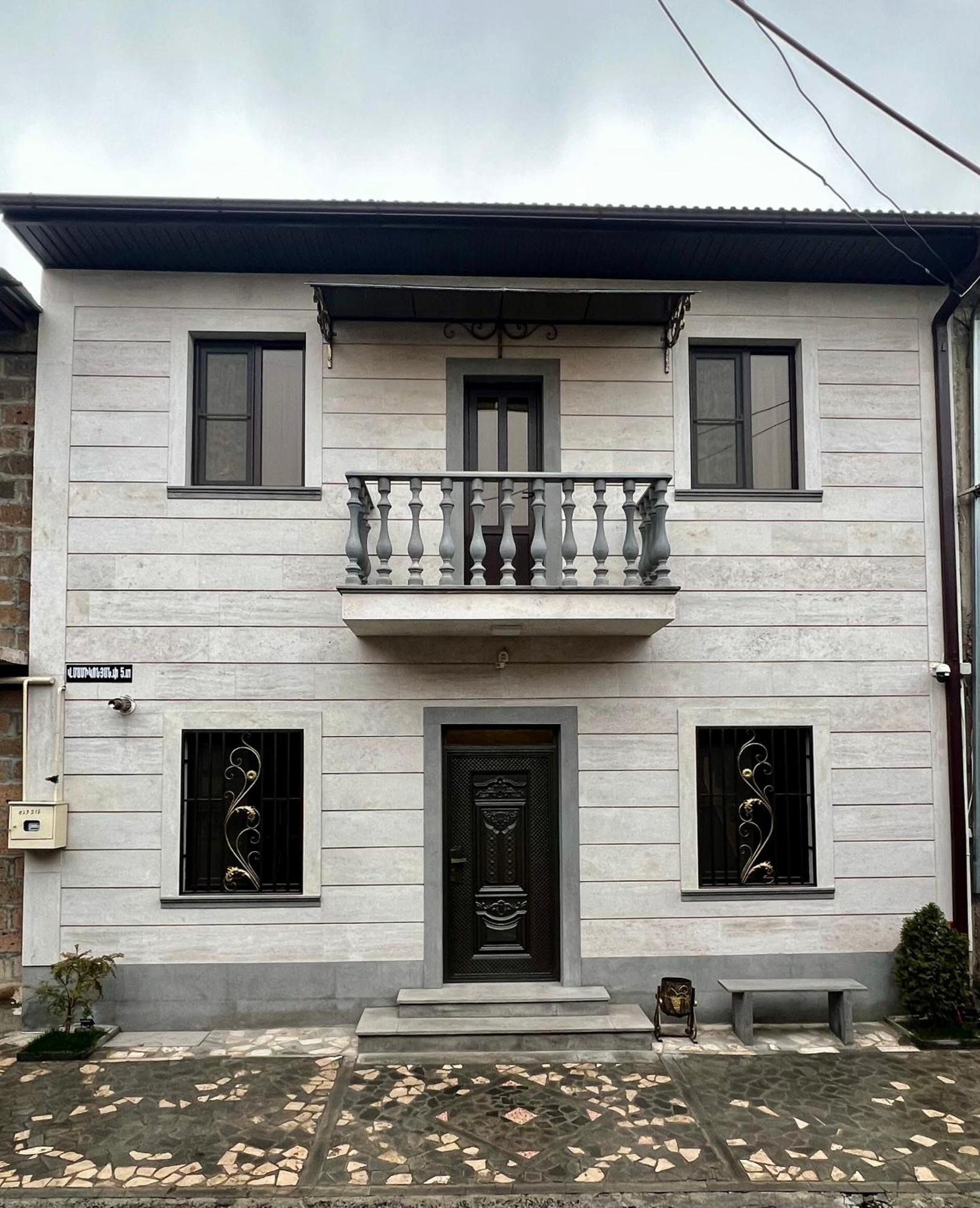 New , Comfortable 3 Bedroom House Erivan Exterior foto